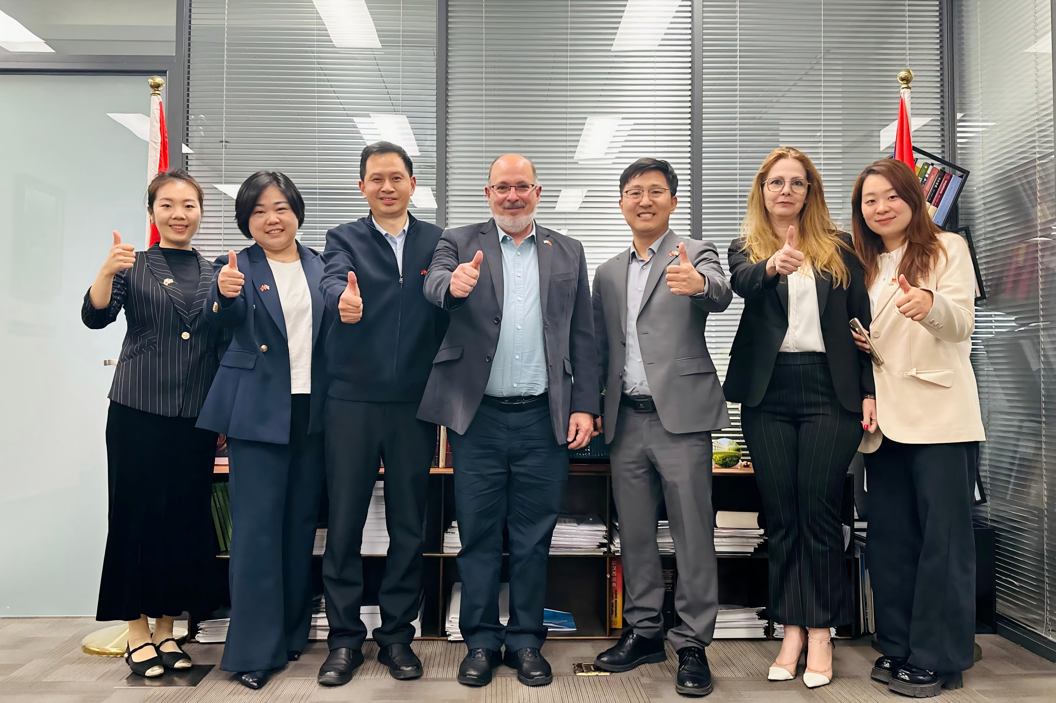 Ambassador of Cuba to China Visits Yimi Education, Opening a New Chapter in China–Cuba Educational Cooperation