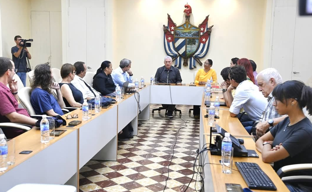 Miguel Díaz-Canel Visits the University of Havana and Highlights the Strategic Role of Artificial Intelligence in Cuba